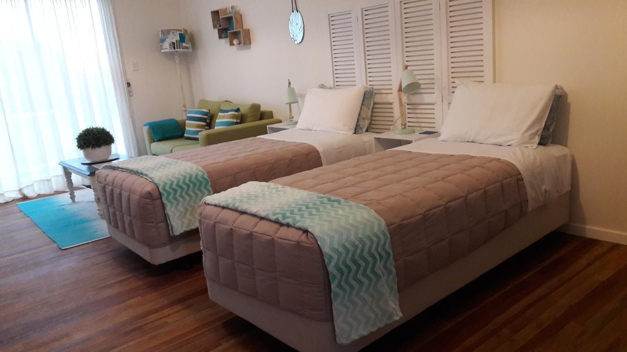 Leigh Central Chambre photo